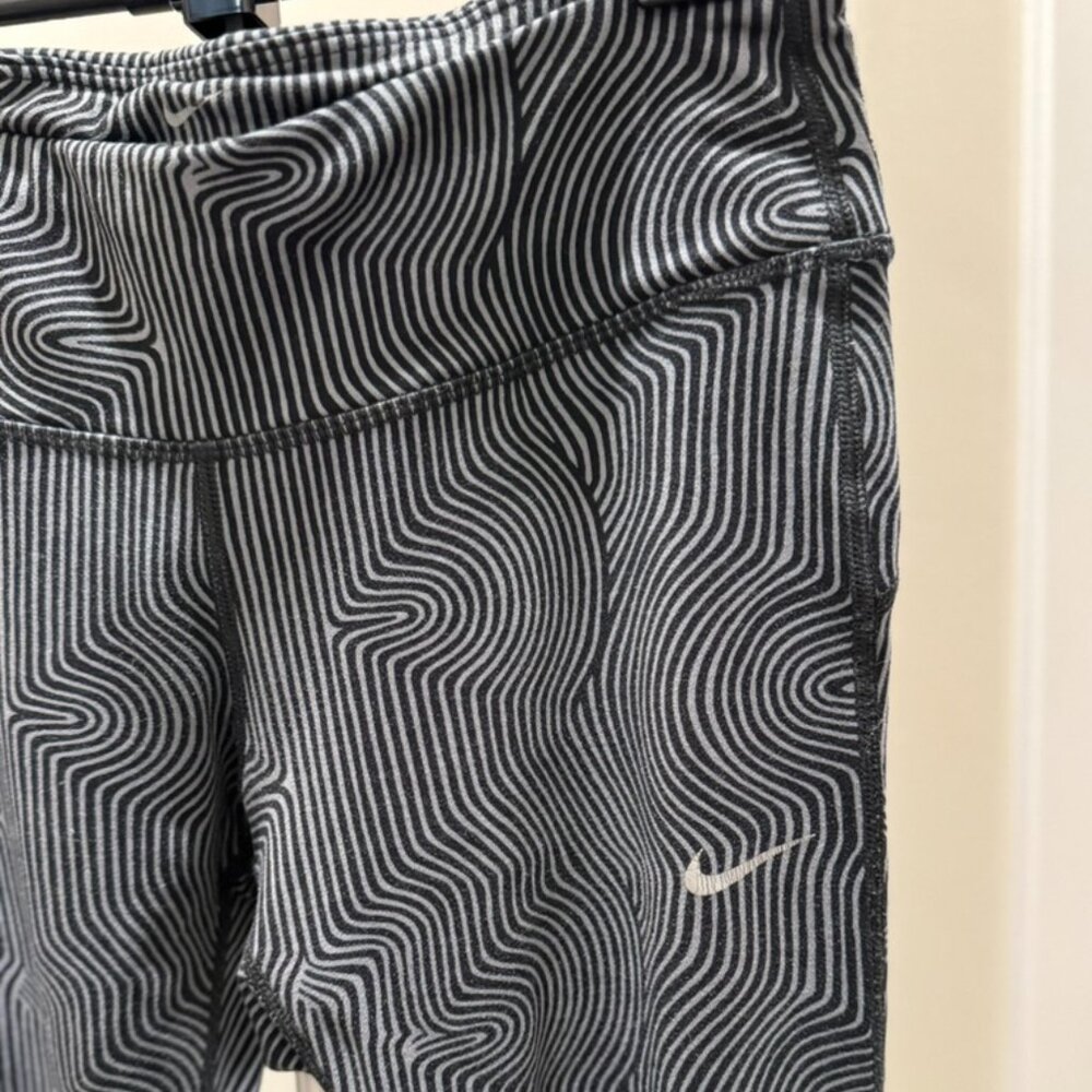 Nike Black & Silver Swirl Running Tights - Picture 3 of 9